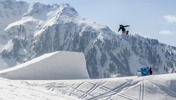 Superpark Planai mit Rider Martin Hauck | © Christian Riefenberg