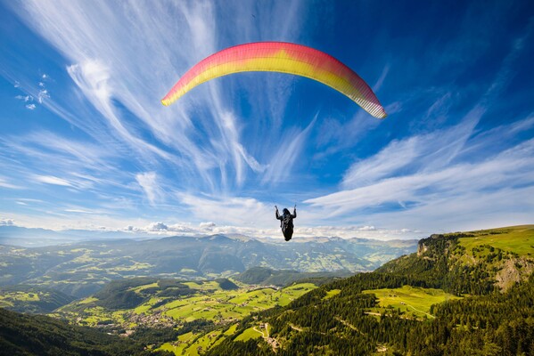 Paragleiten in den Bergen