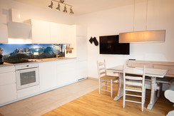 Neualm Top 5 - Eat-in kitchen with dining table Neualm Top 5 - Eat-in kitchen with dining table