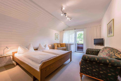 Wurzer Top 1 - Schlafzimmer mit Balkon Wurzer Top 1 - Schlafzimmer mit Balkon