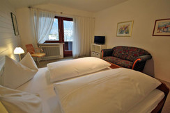 Wurzer 1 -Schlafzimmer mit Doppelbett Wurzer 1 -Schlafzimmer mit Doppelbett