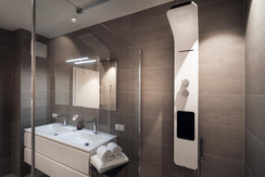 Top 7 - Bathroom with rain shower and double basin Top 7 - Bathroom with rain shower and double basin
