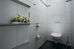 B7 - Separate toilet B7 - Separate toilet