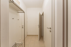 Top 4 Entrance area with separate toilet Top 4 Entrance area with separate toilet