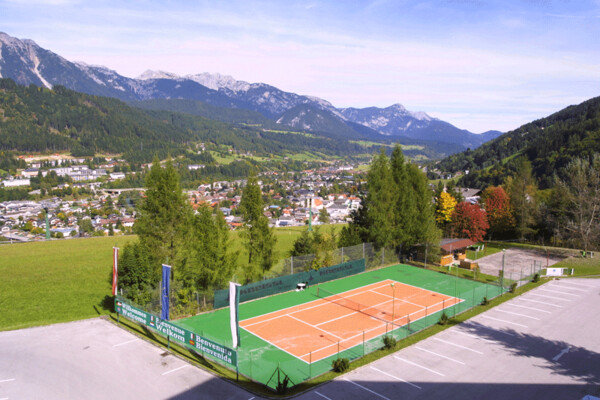 outdoor tennis court | © Alpine Club by Diamond Resorts