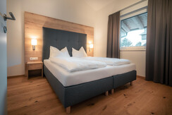 Gust SKY TOP 10 Master bedroom with bathroom Gust SKY TOP 10 Master bedroom with bathroom