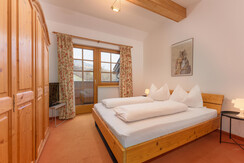 Bedroom 1 with en - suite bathroom Bedroom 1 with en - suite bathroom