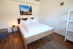 Bedroom 3 with queen-size bed Bedroom 3 with queen-size bed
