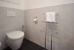 Separate Toilette Separate Toilette