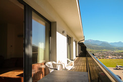 Zugang zum Balkon von Schlaf- und Wohnzimmer Zugang zum Balkon von Schlaf- und Wohnzimmer