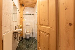 Separates WC Separates WC