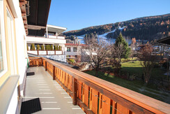 Spacious balcony accessable from the bedrooms Spacious balcony accessable from the bedrooms