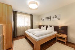 Bedroom 1 with double bed Top 4 Bedroom 1 with double bed Top 4