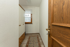 Top 1 - Closet room Top 1 - Closet room
