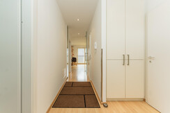 Top 6 - entrance area with storage facilities Top 6 - entrance area with storage facilities