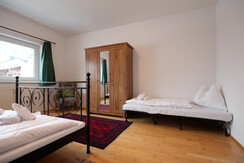 Top 2 bedroom 1 with single bed Top 2 bedroom 1 with single bed
