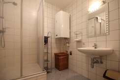 Top 2 bathroom with shower Top 2 bathroom with shower