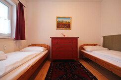 Top 2 bedroom 2 with two single beds Top 2 bedroom 2 with two single beds