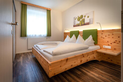Top 5 - Bedroom with double bed and TV Top 5 - Bedroom with double bed and TV