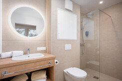BASE 1.10 |  en-suite bathroom 2 BASE 1.10 |  en-suite bathroom 2