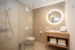 BASE 3.05 | en-suite bathroom 2  BASE 3.05 | en-suite bathroom 2