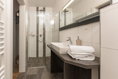 Top 1 Badezimmer 1 mit Dusche Top 1 Badezimmer 1 mit Dusche
