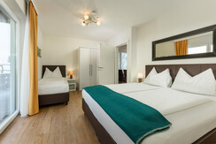 Top 4 Schlafzimmer 2 mit Doppel- u Einzelbett Top 4 Schlafzimmer 2 mit Doppel- u Einzelbett