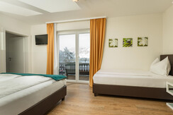 Top 4 Schlafzimmer 2  mit Bad en-suite Top 4 Schlafzimmer 2  mit Bad en-suite