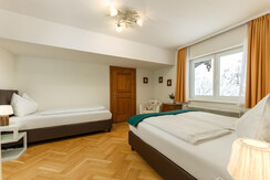 Top 5 Schlafzimmer 2 mit Einzel- und Doppelbett Top 5 Schlafzimmer 2 mit Einzel- und Doppelbett