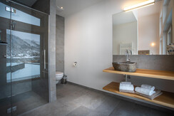 Loft - En-suite bathroom Loft - En-suite bathroom