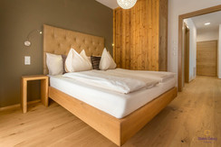Queen Bedroom Queen Bedroom