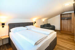 Club House Top 2 - Bedroom with double bed Club House Top 2 - Bedroom with double bed