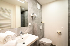 Club House Top 2 - Bathroom with shower Club House Top 2 - Bathroom with shower