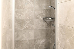 Club House Top 2 - Shower in bathroom Club House Top 2 - Shower in bathroom