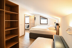 Club House Top 3 - Sleeping couch for 2 people Club House Top 3 - Sleeping couch for 2 people
