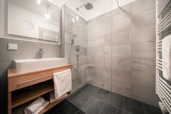 Modern bathroom Modern bathroom