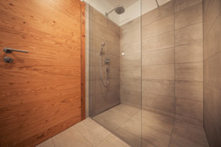 Main bathroom with rain shower Main bathroom with rain shower