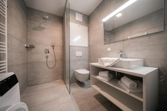 Second bathroom with washing machine Second bathroom with washing machine