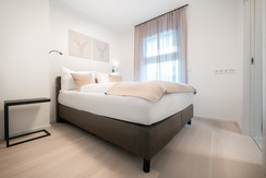 Master bedroom with en-suite bathroom Master bedroom with en-suite bathroom