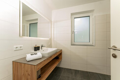 DACHSTEIN - bathroom with shower DACHSTEIN - bathroom with shower