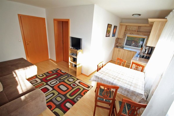 Apartment Auth Eat-in kitchen