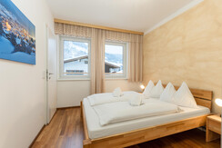 Top 4 Bedroom 2 with double bed Top 4 Bedroom 2 with double bed