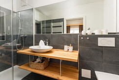 Top 2 Bathroom en-suite Top 2 Bathroom en-suite