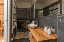 Top 2 Bathroom with shower on the upper floor Top 2 Bathroom with shower on the upper floor