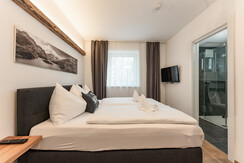 Top 1 bedroom 2 with bathroom Top 1 bedroom 2 with bathroom
