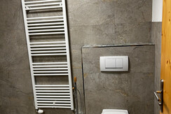 App. Orange Badezimmer mit Dusche & WC App. Orange Badezimmer mit Dusche & WC