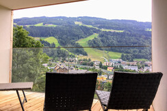 Loggia mit Blick nach Schladming/Planai Loggia mit Blick nach Schladming/Planai