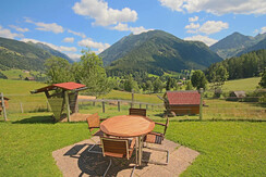 Outdoor-Sitzgelegenheit lädt zum Entspannen ein Outdoor-Sitzgelegenheit lädt zum Entspannen ein