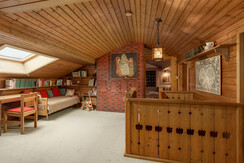 Upper floor Upper floor