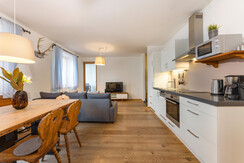 Bright eat-in kitchen Bright eat-in kitchen